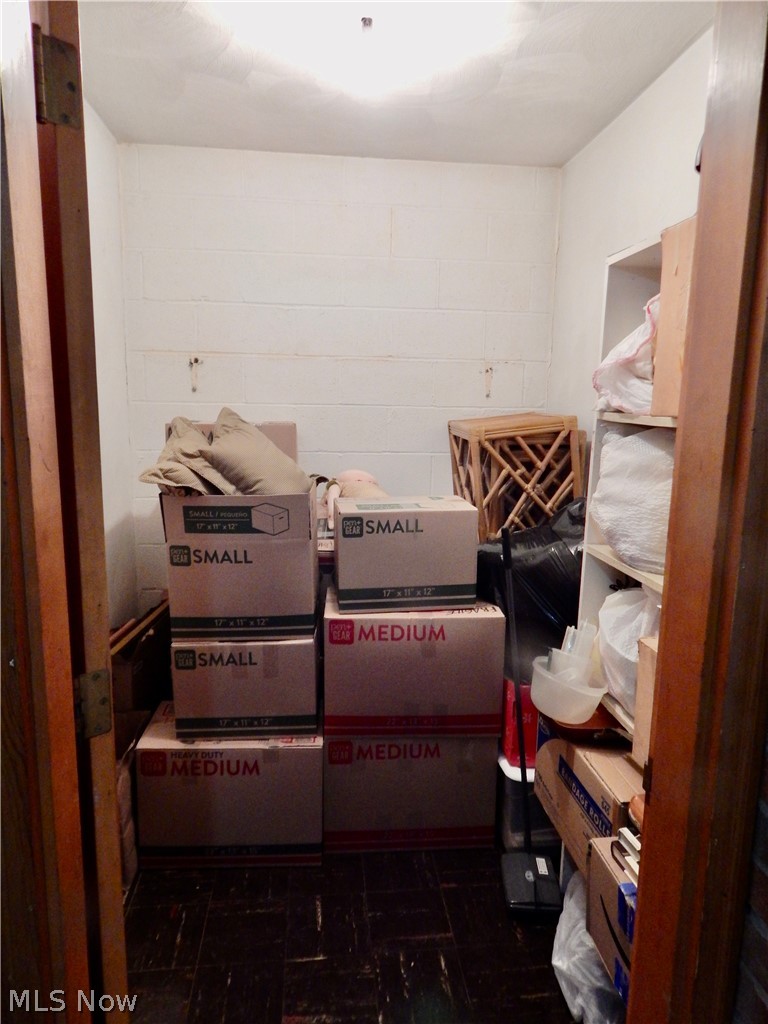 Country Club Condo - Residential