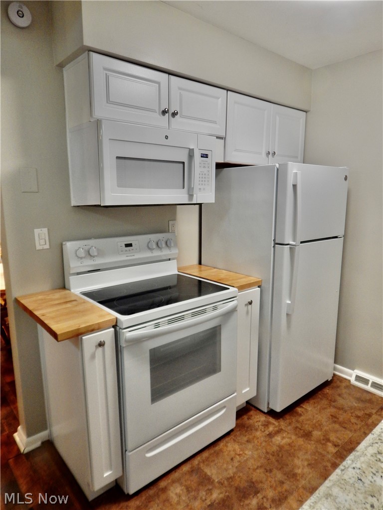 Country Club Condo - Residential