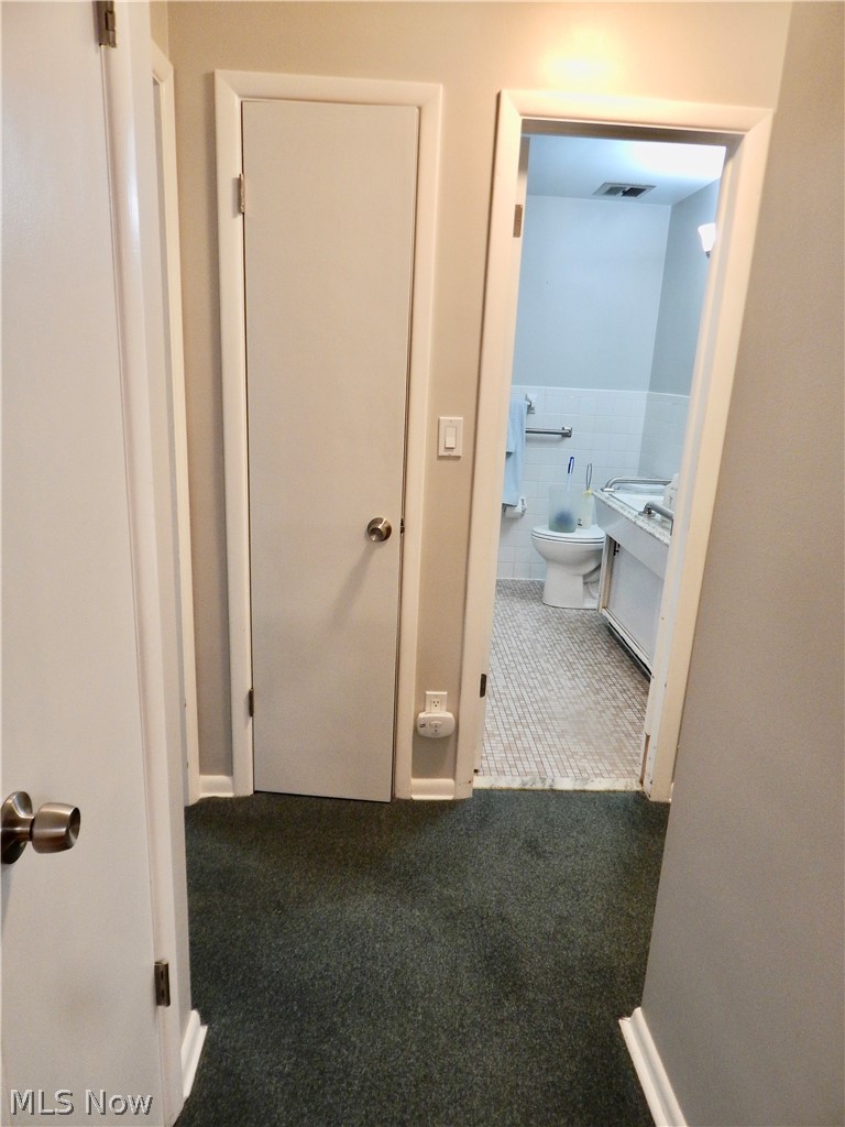 Country Club Condo - Residential