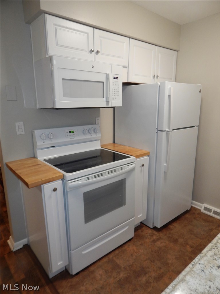 Country Club Condo - Residential