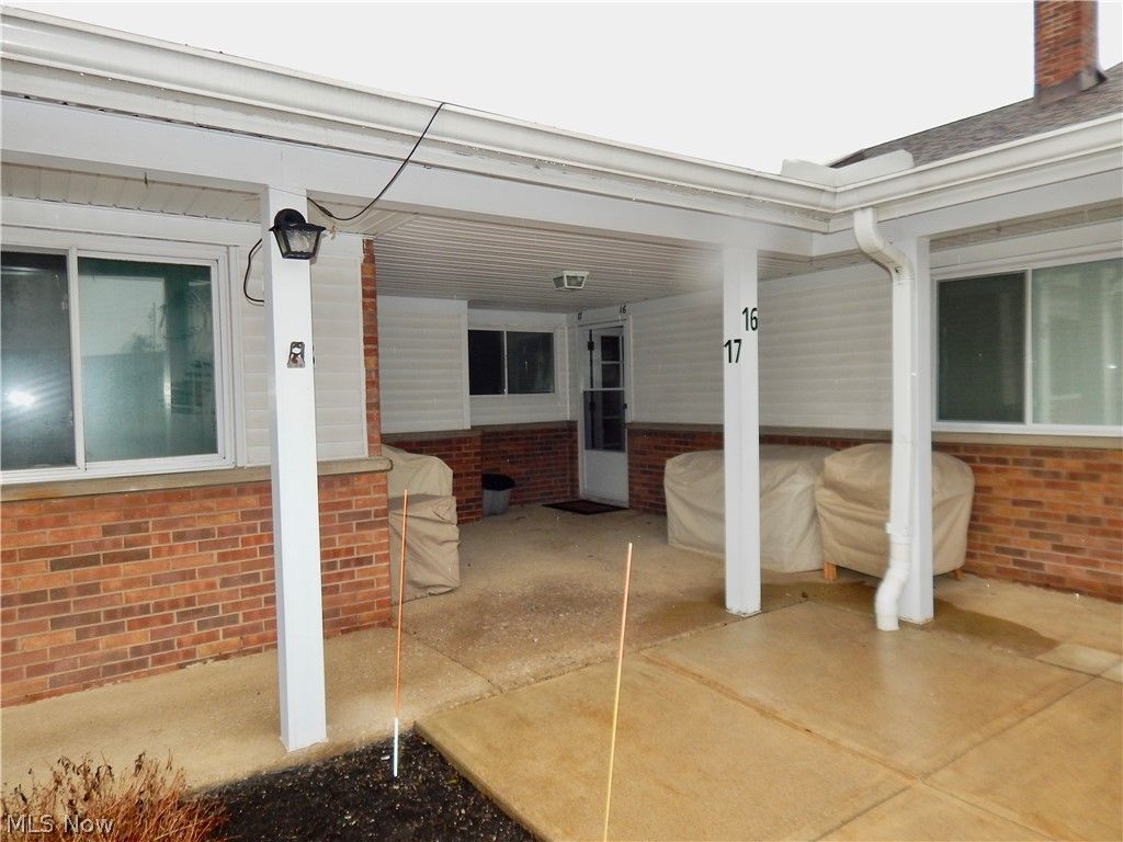 Photo of 25320 Country Club Boulevard #17, North Olmsted, OH 44070 (MLS # 5191029)