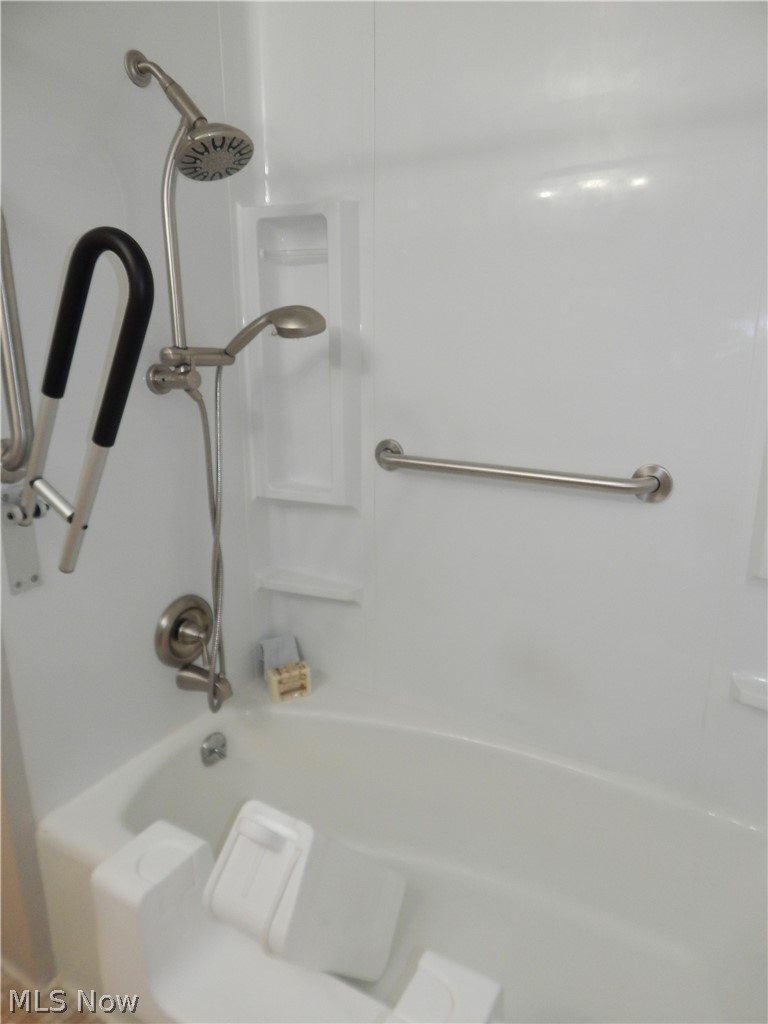 Country Club Condo - Residential