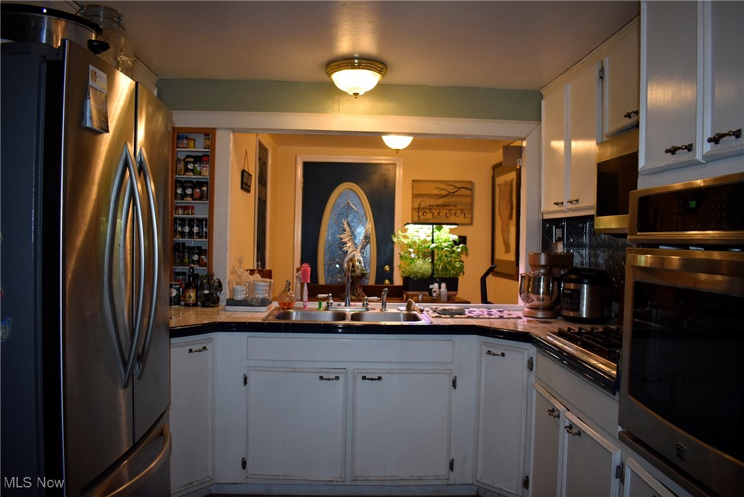 3744 Woodbine Avenue, Hubbard, Ohio image 3