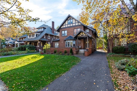 Photo of 190 N Highland Avenue, Akron, OH 44303 (MLS # 5255023)