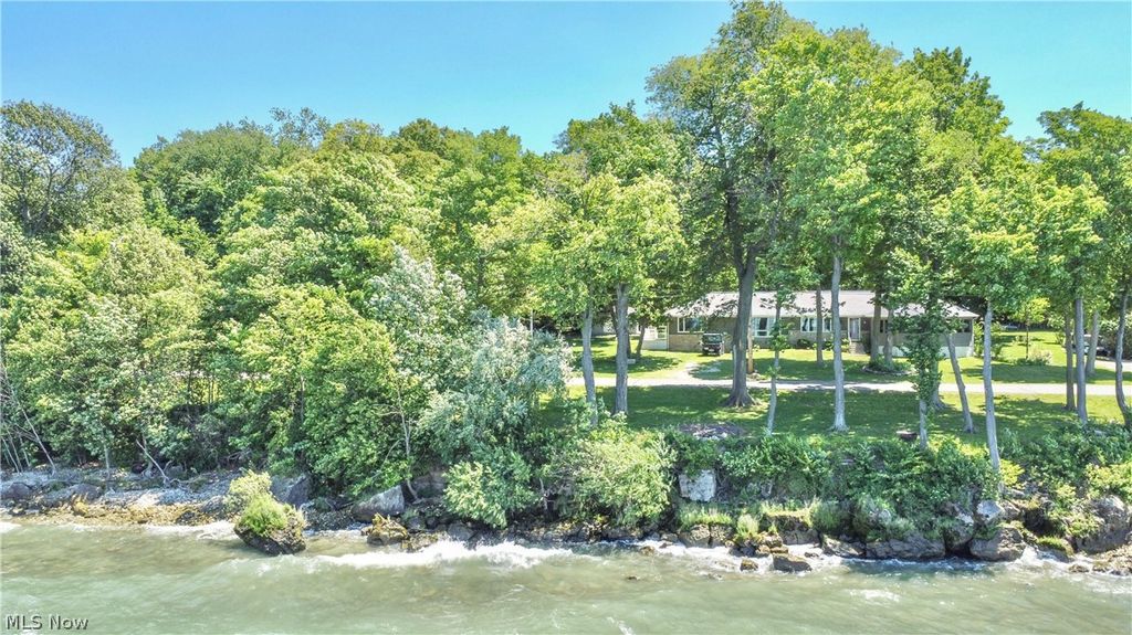 Photo of 1036 W Lakeshore Drive, Kelleys Island, OH 43438 (MLS # 5220771)