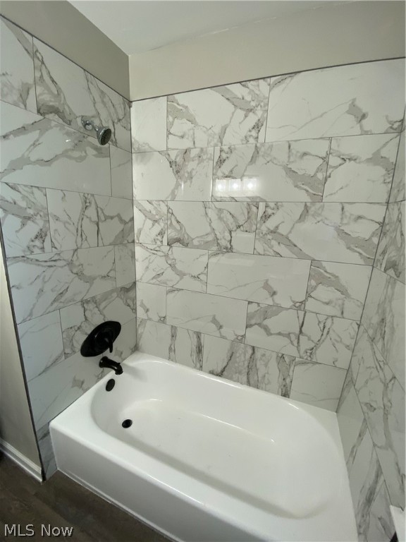 Harry Woronkoff & Sons Natl H - Residential Lease