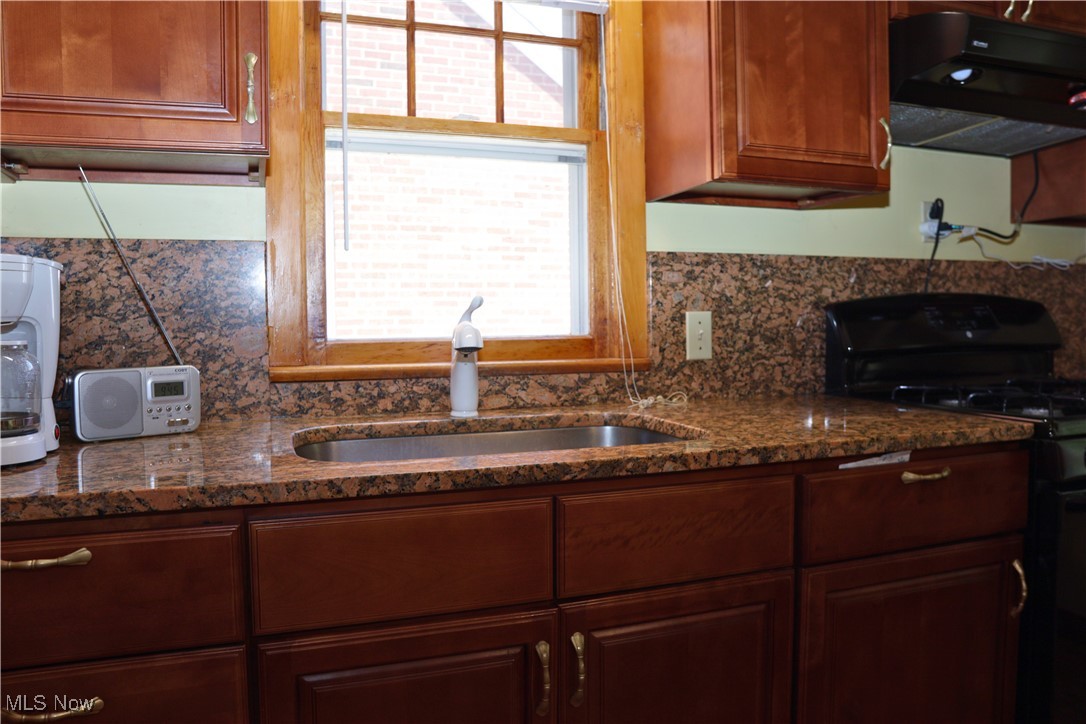 2217 Brookview Boulevard, Parma, Ohio image 9