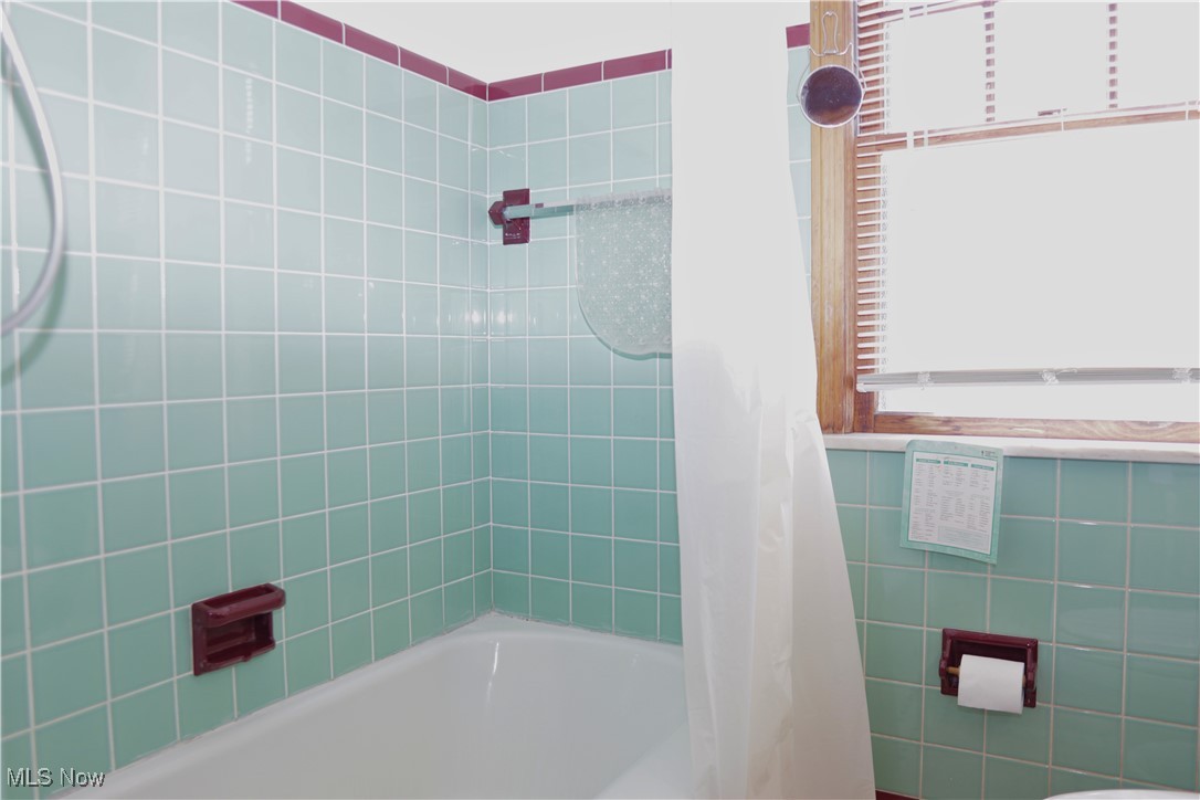 2217 Brookview Boulevard, Parma, Ohio image 25