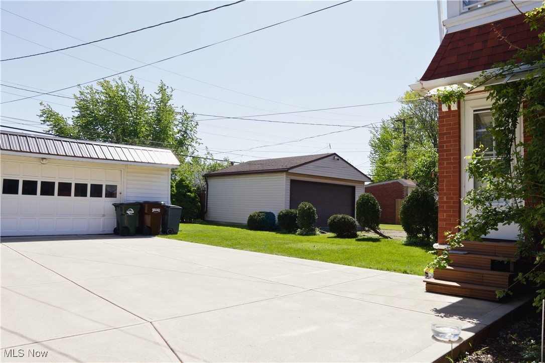 2217 Brookview Boulevard, Parma, Ohio image 38