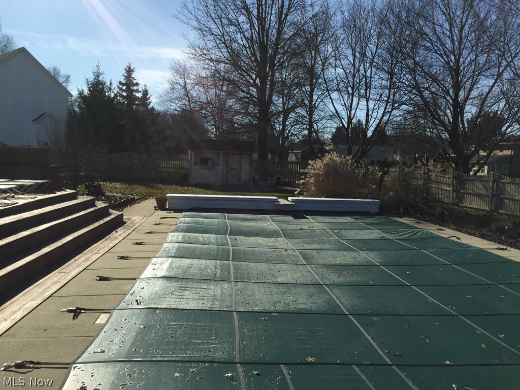 Burgess Lake - Residential