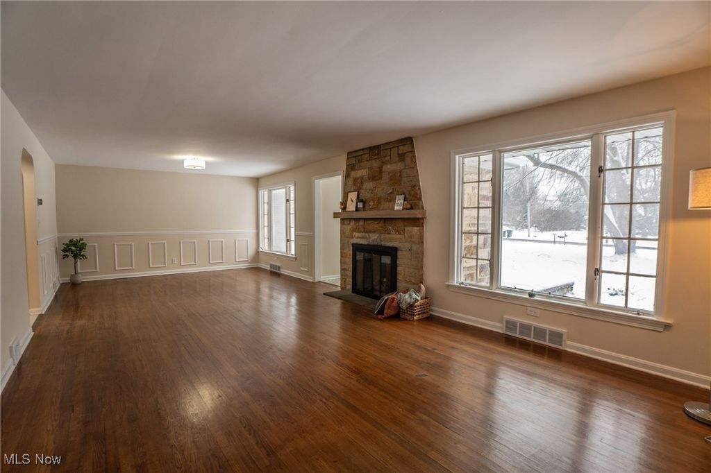 Photo of 47 Beechwood Drive, Northfield, OH 44067 (MLS # 5176280)