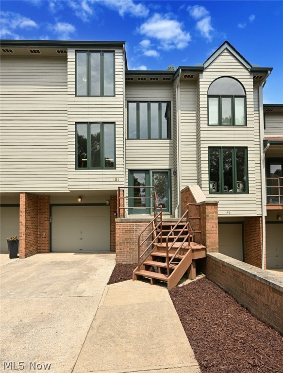 Woodhawk Club Condo Bldg - Residential