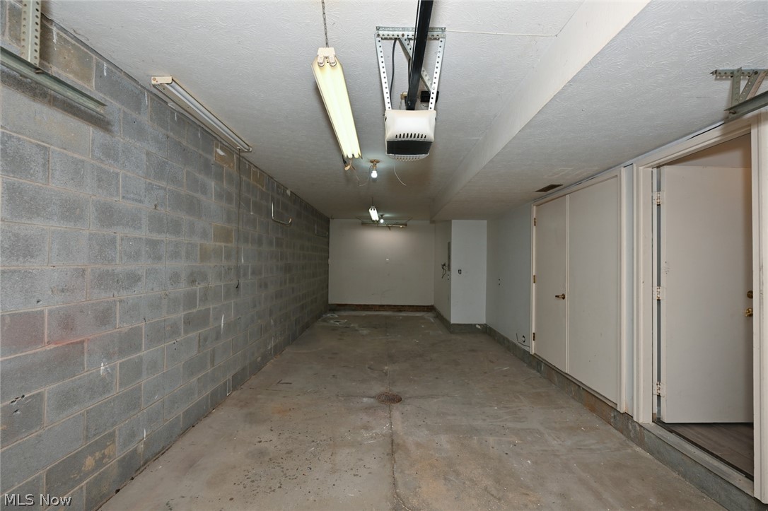 Woodhawk Club Condo Bldg - Residential