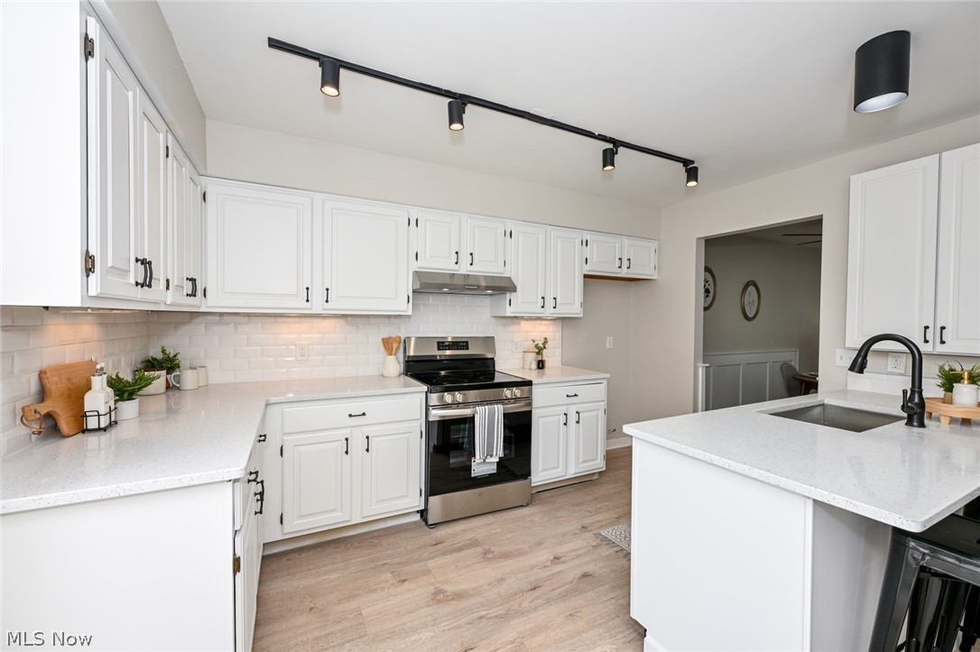 Woodhawk Club Condo Bldg - Residential