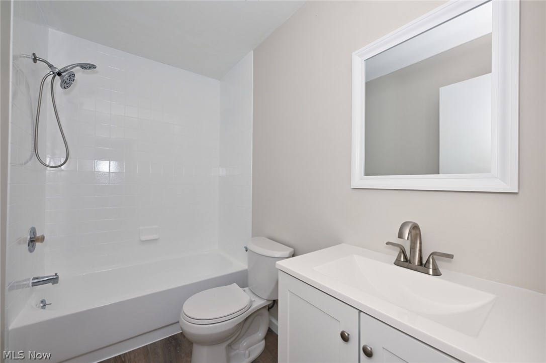 Woodhawk Club Condo Bldg - Residential