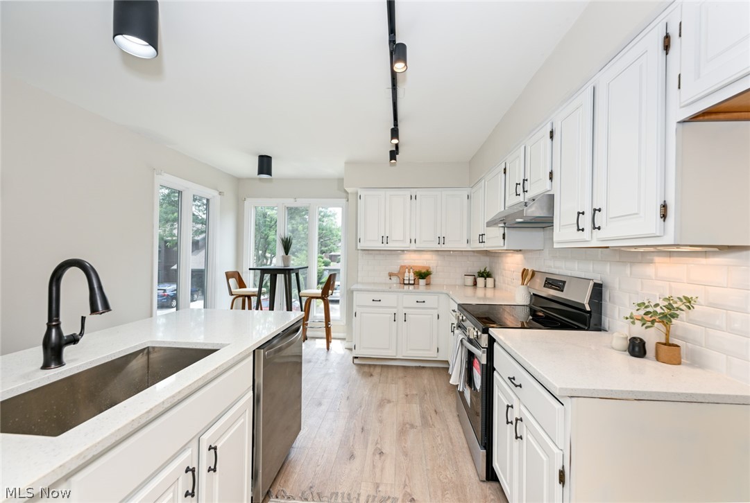 Woodhawk Club Condo Bldg - Residential