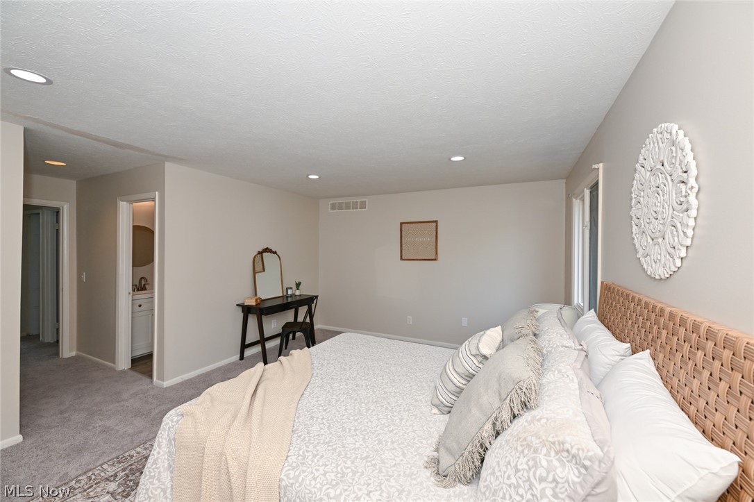 Woodhawk Club Condo Bldg - Residential