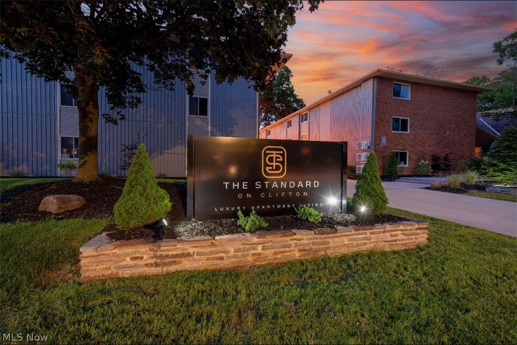 Photo of 10524 Clifton Boulevard #102, Cleveland, OH 44102 (MLS # 5196376)