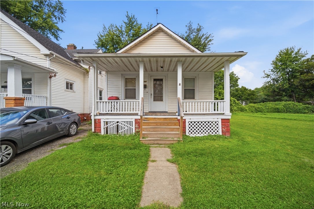 4088-4090 E 80th Street