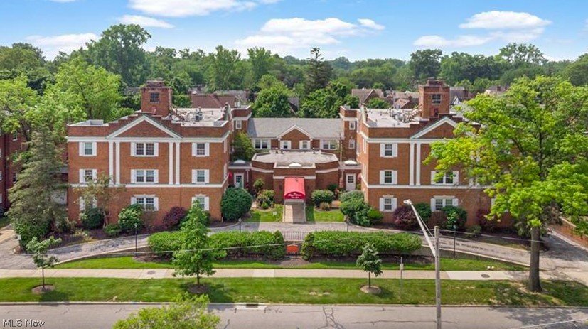 Royal Court Condos - Residential