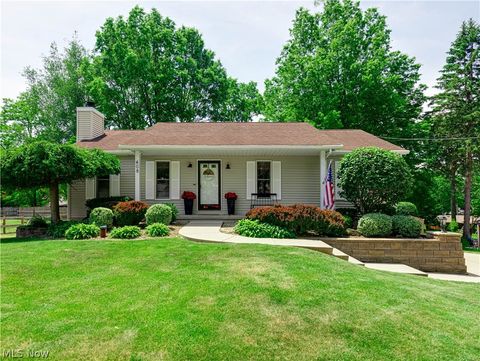Homes For Sale - 408 Abbyshire Road<br/> Akron, OH 44319