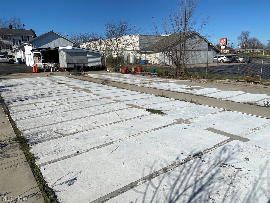 Springfield 01 - Commercial Sale