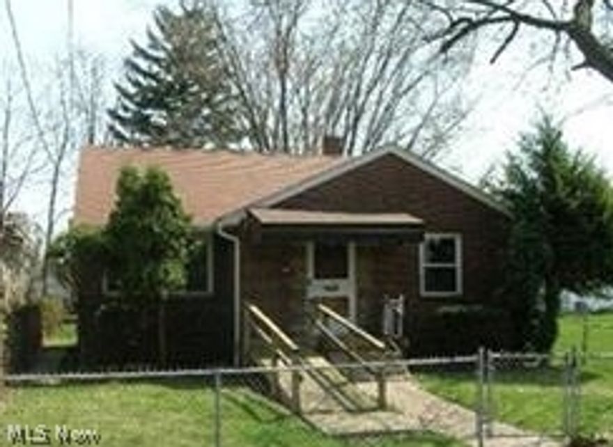 2 Bedroom 1 Bath on the SE side of Canton. Decent fenced in yard. Call today to schedule a showing