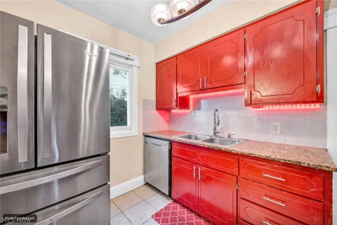 Tiny photo for 2076 Wascana Avenue, Lakewood, OH 44107 (MLS # 5253931)