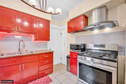 Tiny photo for 2076 Wascana Avenue, Lakewood, OH 44107 (MLS # 5253931)