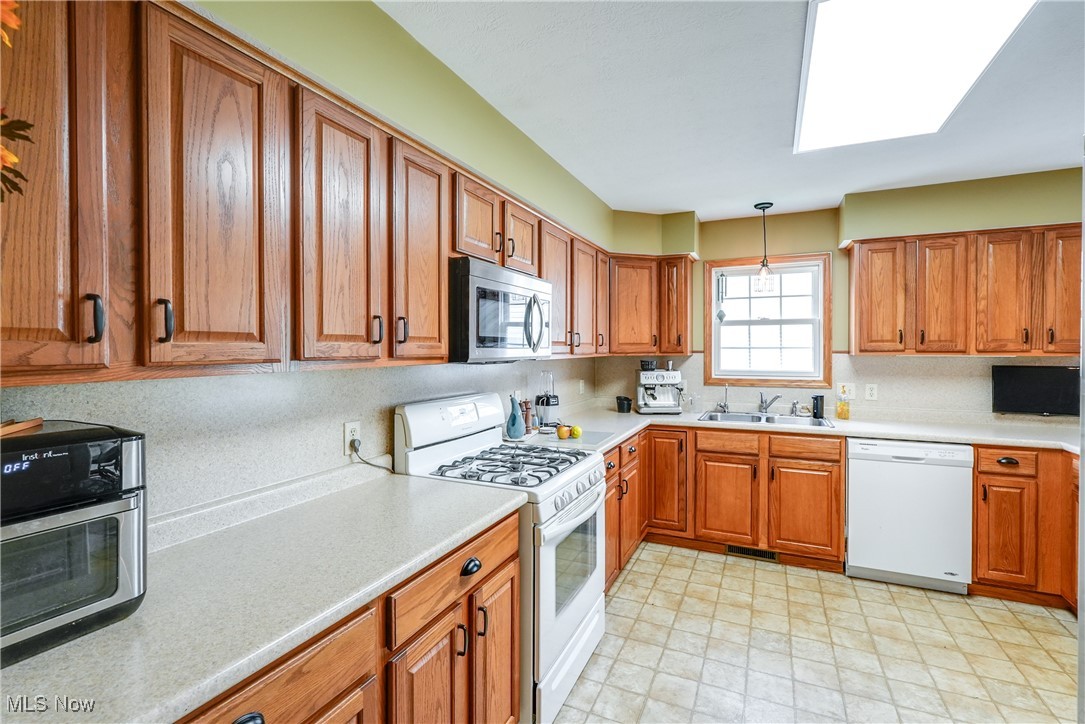 3690 Dornoch Drive, Wooster, Ohio image 21