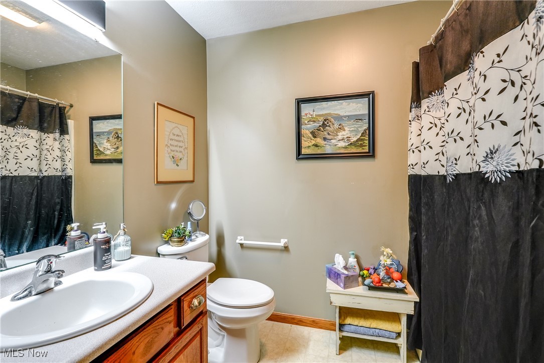 3690 Dornoch Drive, Wooster, Ohio image 8