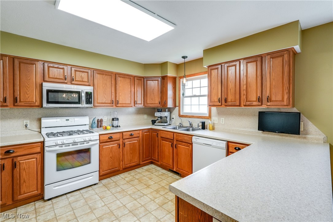 3690 Dornoch Drive, Wooster, Ohio image 19