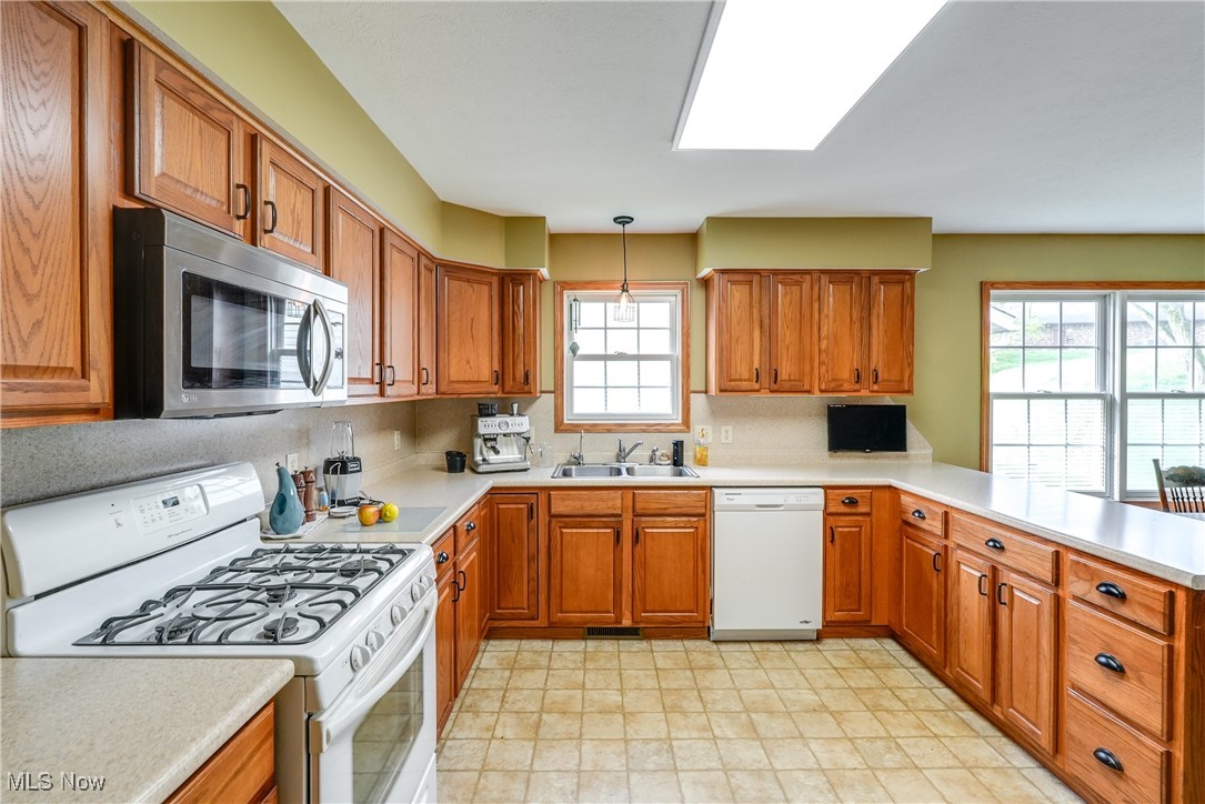 3690 Dornoch Drive, Wooster, Ohio image 20