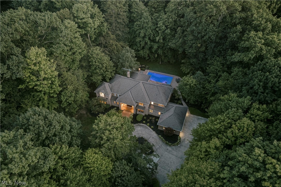 80 Easton Lane