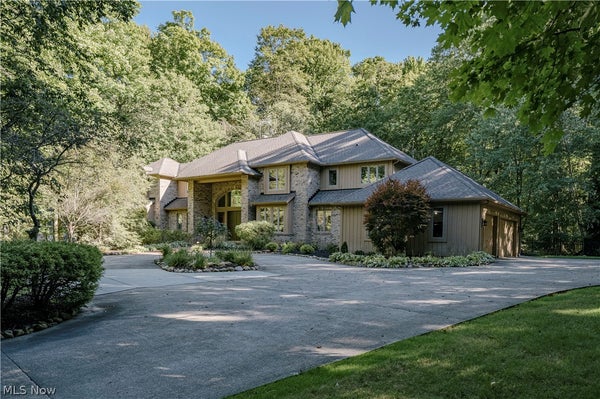 80 EASTON LN, CHAGRIN FALLS, OH 44022 - Image afd4e2d85b46867c8b89de1d129fc282/38725646