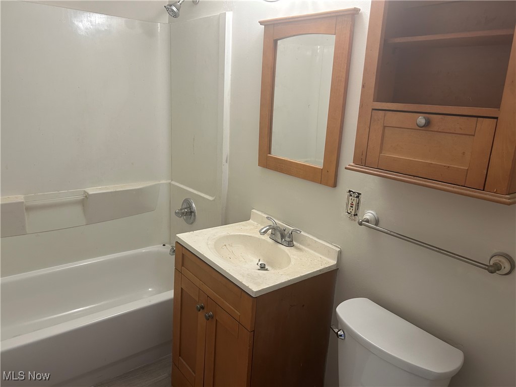13505 Carrington Avenue, Cleveland, Ohio image 17