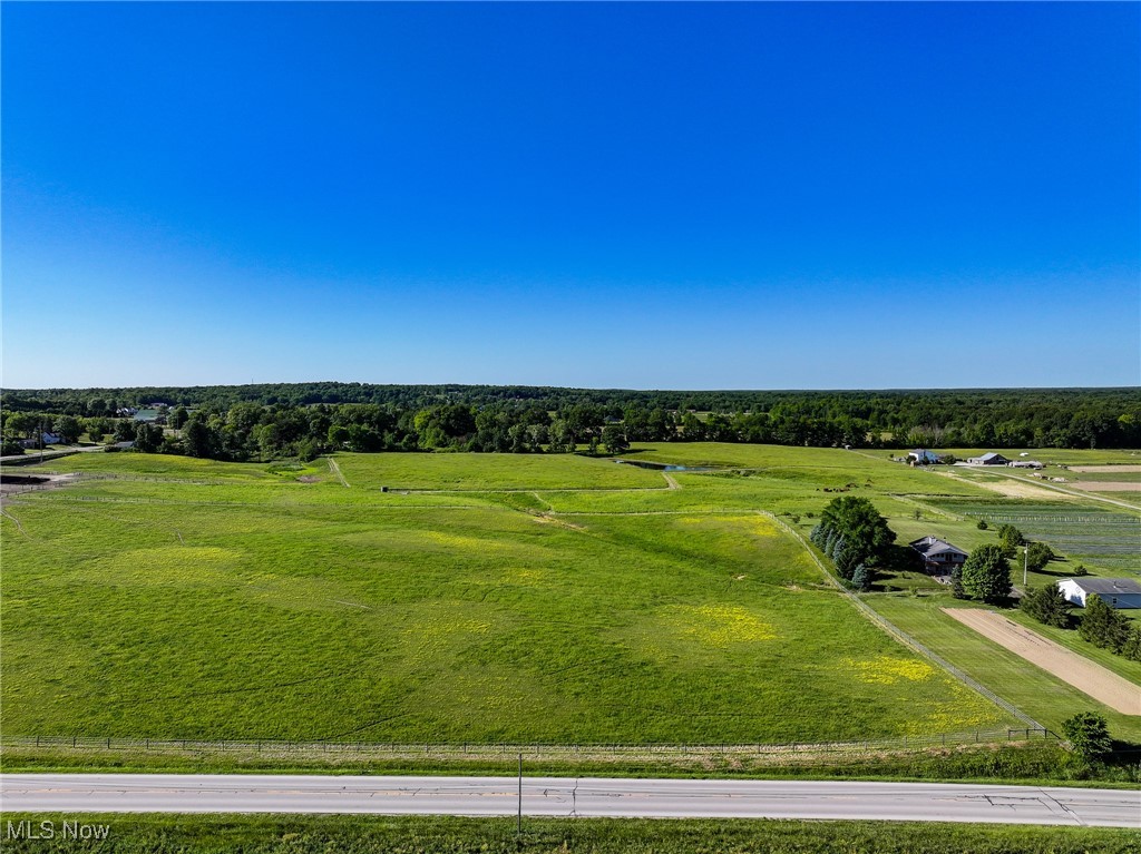 Burton Windsor Road, Middlefield, Ohio image 4