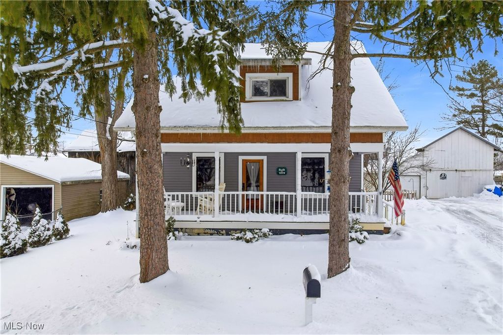 Photo of 1319 Fairview Avenue, Atwater, OH 44201 (MLS # 5183968)