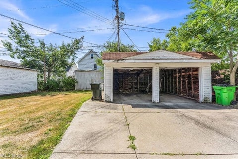 Tiny photo for 10008 Edgepark Drive #2/UP, Garfield Heights, OH 44125 (MLS # 5246505)