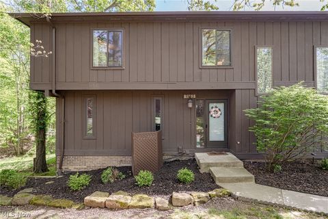 Condo For Sale - 7553 Creekwood Drive #20A<br/> North Royalton, OH 44133