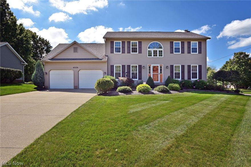 Welcome to 6538 Lynleigh Cir NW.  This house offers many updates from top, to bottom.  Wonderful fenced in back yard, which is great for children and pets.  Ladies and gentleman, you will be SURPRISED at the size of the master closet!! It is a dream come true! 
Updates that have been done approximately within the last 10 years, roof, skylights, siding, downspouts, gutters, windows, flooring, garage man door, front door and fence. 
This home is ready for you to move in.