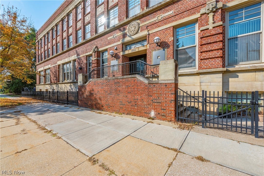 3200 Franklin Boulevard 3A