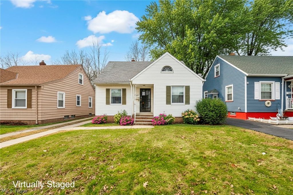 Photo of 18207 Mapleboro Avenue, Maple Heights, OH 44137 (MLS # 5191153)