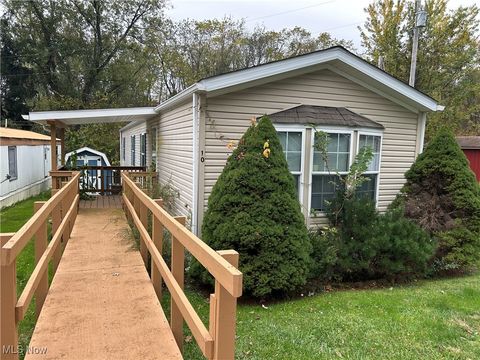 Photo of 50023 Lin Chris Drive, St Clairsville, OH 43950 (MLS # 5167518)