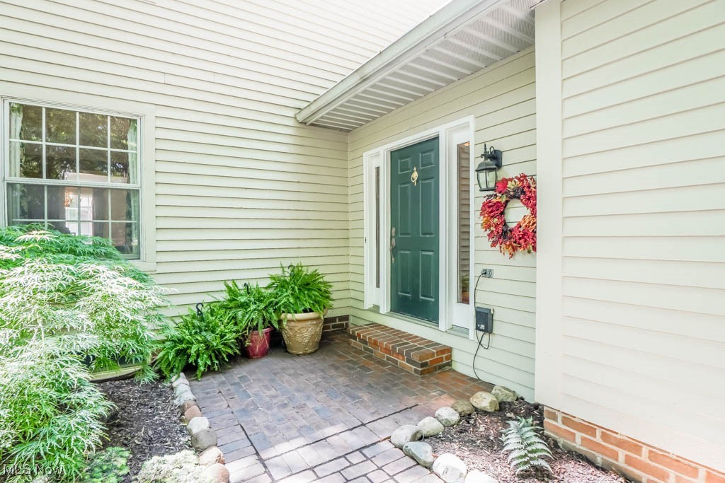 6235 Buckley Circle, Massillon, Ohio image 2