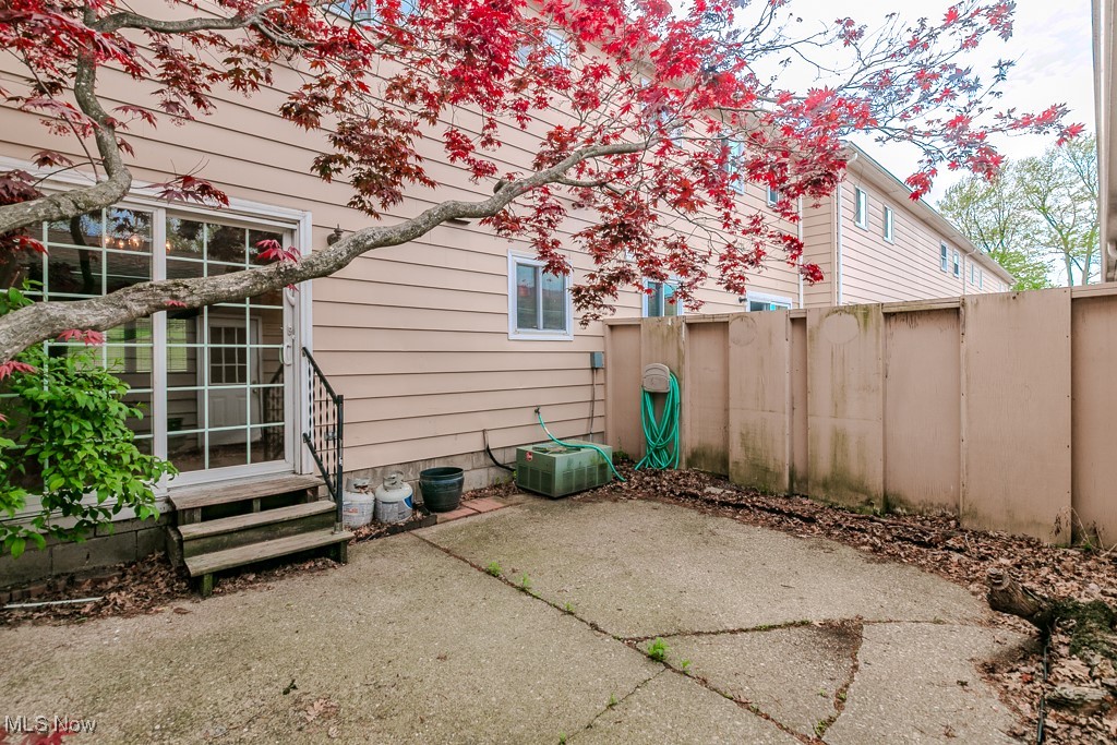 8264 Deepwood Boulevard #2, Mentor, Ohio image 12
