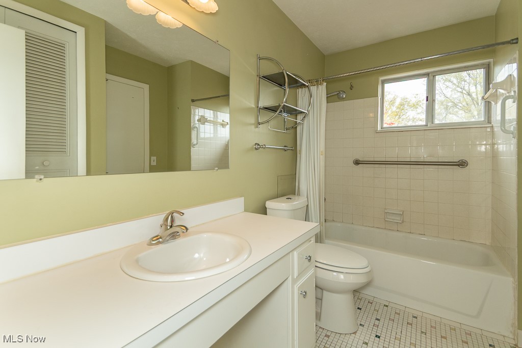 8264 Deepwood Boulevard #2, Mentor, Ohio image 24