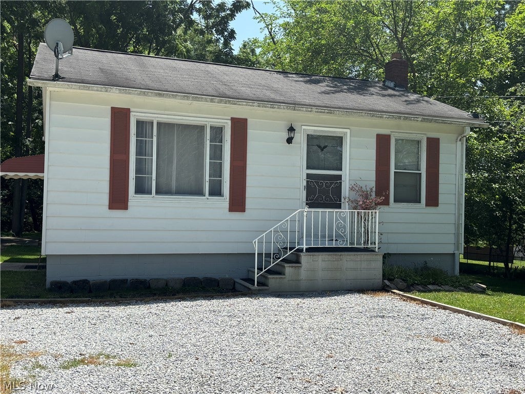 Photo of 408 Newton Street, Tallmadge, OH 44278 (MLS # 5223238)