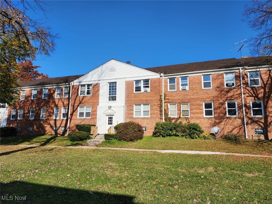 Fully Redone 2 bedroom 1 bathroom high end apartment in a beautiful friendly development. Apartment is fully updated and modern. New kitchen! New bathroom! Newer carpet! Located near shops, Forest Hill Park, and public transportation! Housing Vouchers accepted! No pet fee! Tenants responsible for gas and electric.