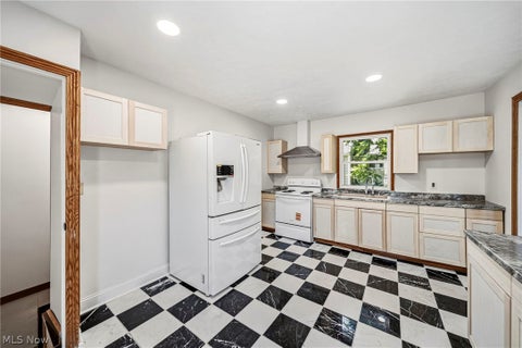 Tiny photo for 160 W Jackson Street, Painesville, OH 44077 (MLS # 5216909)